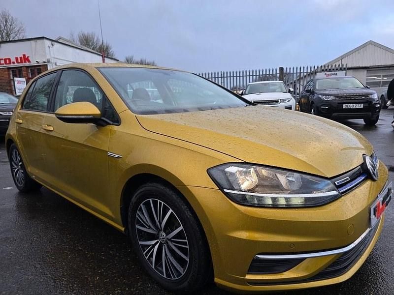 Used VW Golf VII SE 130 HP (95 kW) 2019 Yellow Hatchback