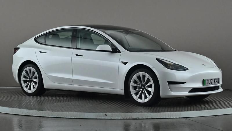 White Used 2021 Tesla Model 3 Standard Range Sedan | £18,998 (Fair price) - Image 1/3