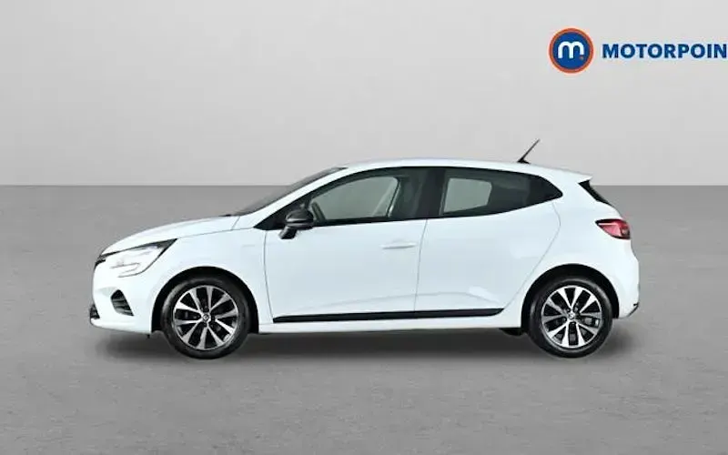 Used Renault Clio Evolution 90 HP (66 kW) 2023 White Hatchback