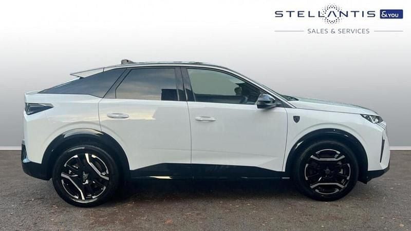 White Used 2025 Peugeot e-3008 GT SUV | £26,909 (Super price) - Image 1/4