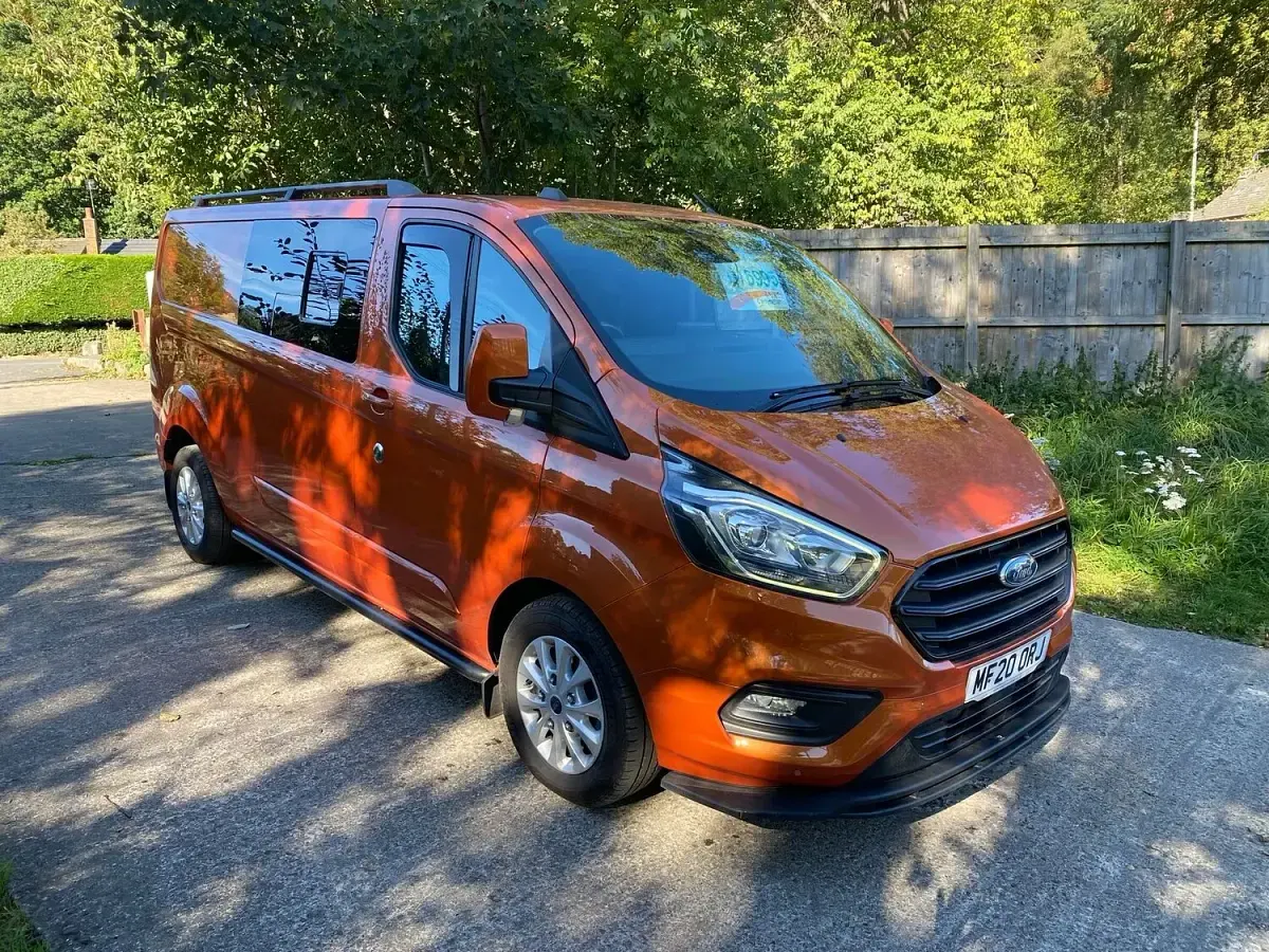 Used Ford Transit Custom Limited 130 HP (95 kW) 2020 Orange Van