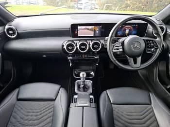 Used Mercedes A180 Executive 136 HP (100 kW) 2019 White Hatchback