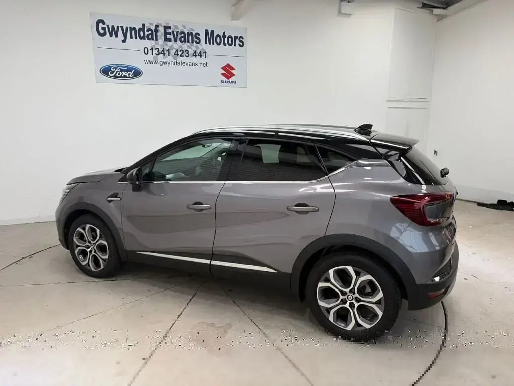 Used Renault Captur Techno 142 HP (104 kW) 2023 Grey/black SUV