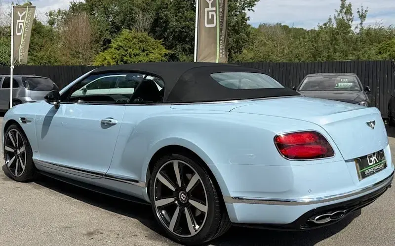 Used Bentley Continental GT Convertible Mulliner 529 HP (389 kW) 2016 Blue Cabriolet