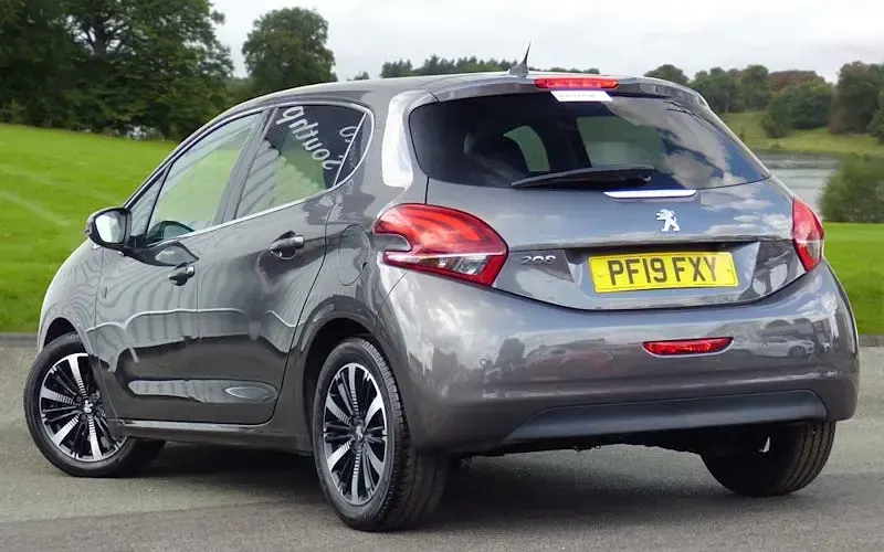 Used Peugeot 208 82 HP (60 kW) 2019 Hatchback