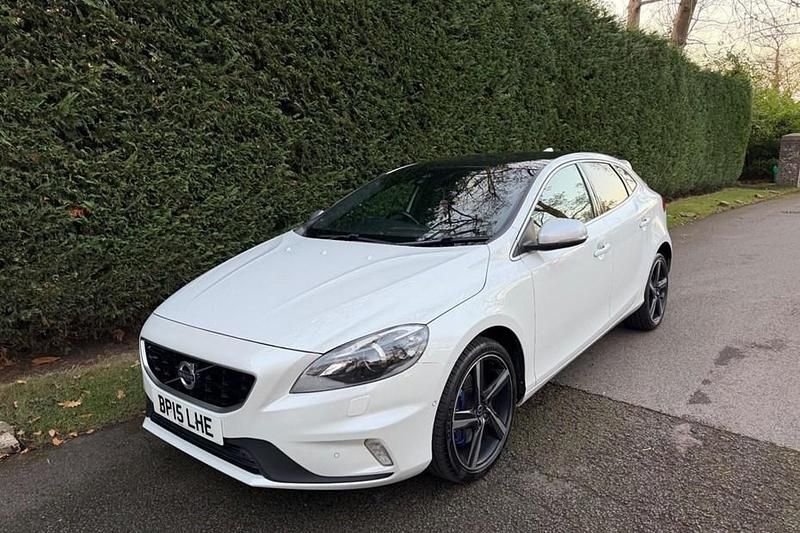 White Used 2015 Volvo V40 R-Design Hatchback | £7,700 (Fair price) - Image 1/1