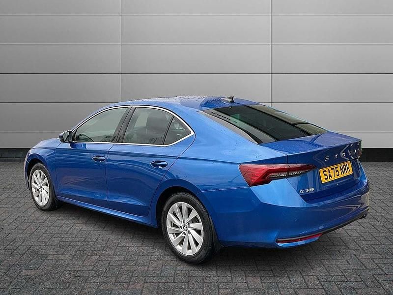 Used Skoda Octavia SE L 85 HP (62 kW) 2025 Race blue metallic Hatchback
