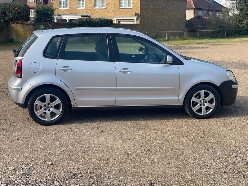 Used VW Polo Match 60 HP (44 kW) 2008 Silver Hatchback