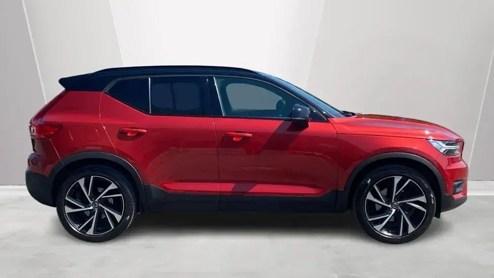 Used Volvo XC40 247 HP (181 kW) 2018 Red SUV