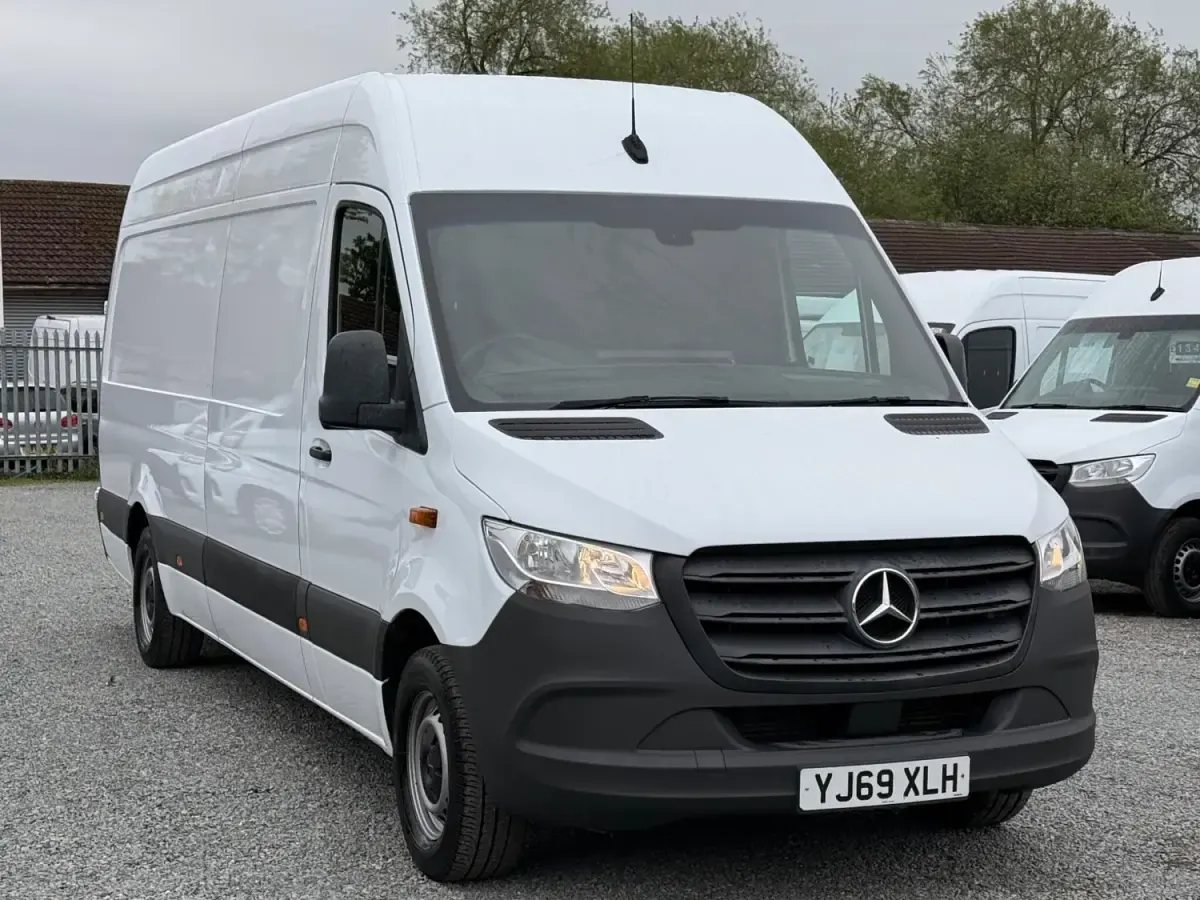 Used Mercedes Sprinter 114 HP (83 kW) 2019 White Van