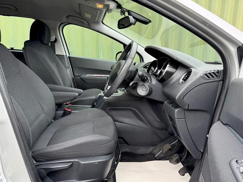 Used Peugeot 5008 Active 120 HP (88 kW) 2015 Silver MPV