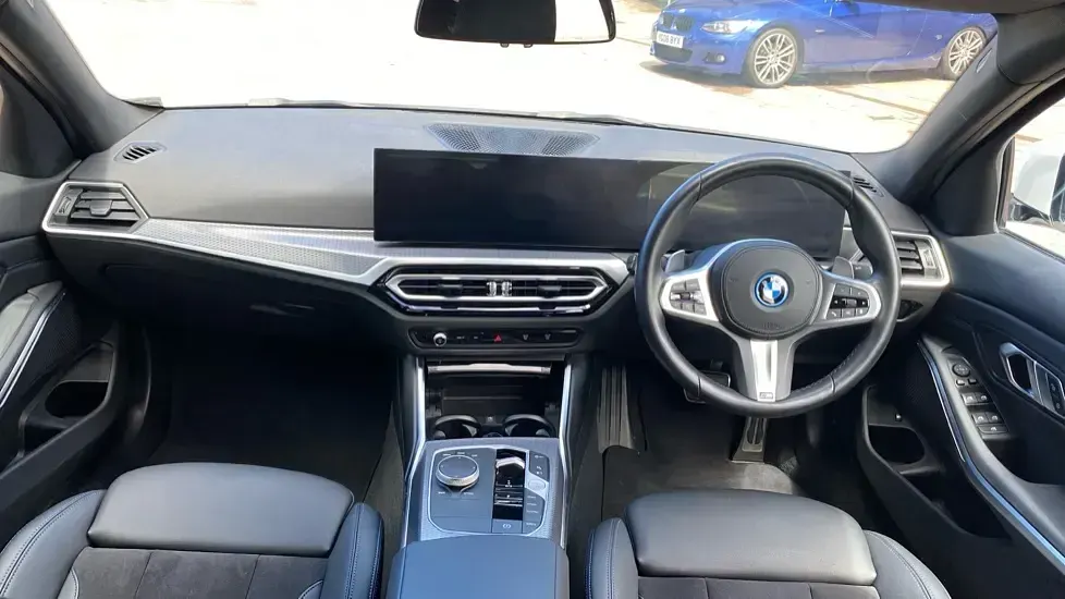 Used BMW 330e M Sport 292 HP (214 kW) 2024 White Sedan