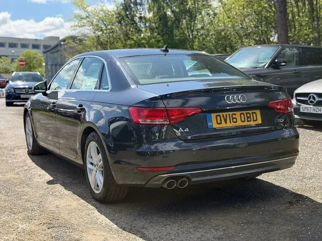 Used Audi A4 Sport 190 HP (139 kW) 2016 Blue Sedan