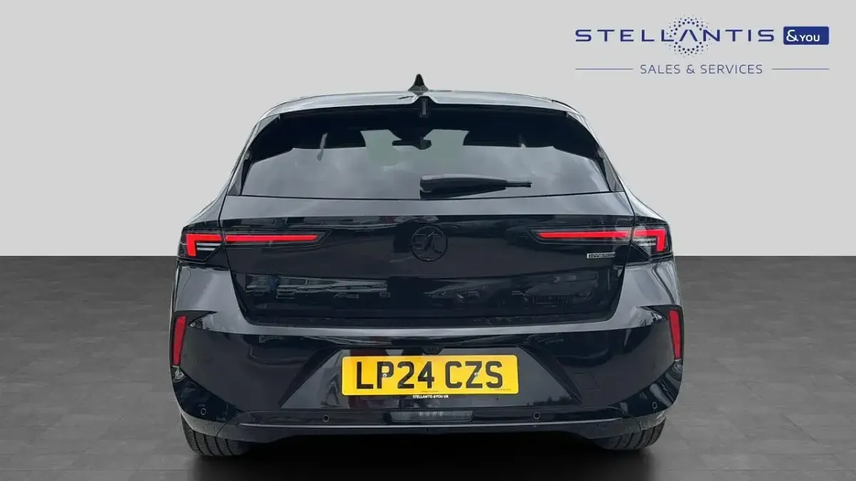 Used Vauxhall Astra S 178 HP (130 kW) 2024 Black Hatchback