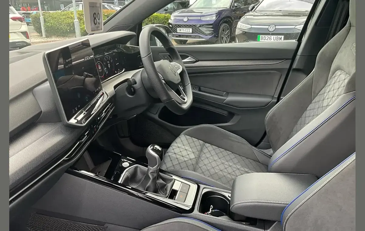 Used VW Golf VIII R-line 150 HP (110 kW) 2025 Black Hatchback