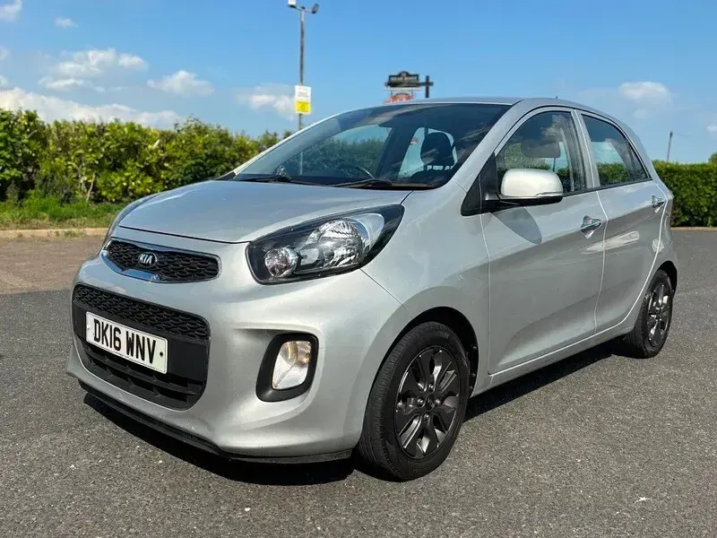 Used Kia Picanto 65 HP (47 kW) 2016 Silver Hatchback