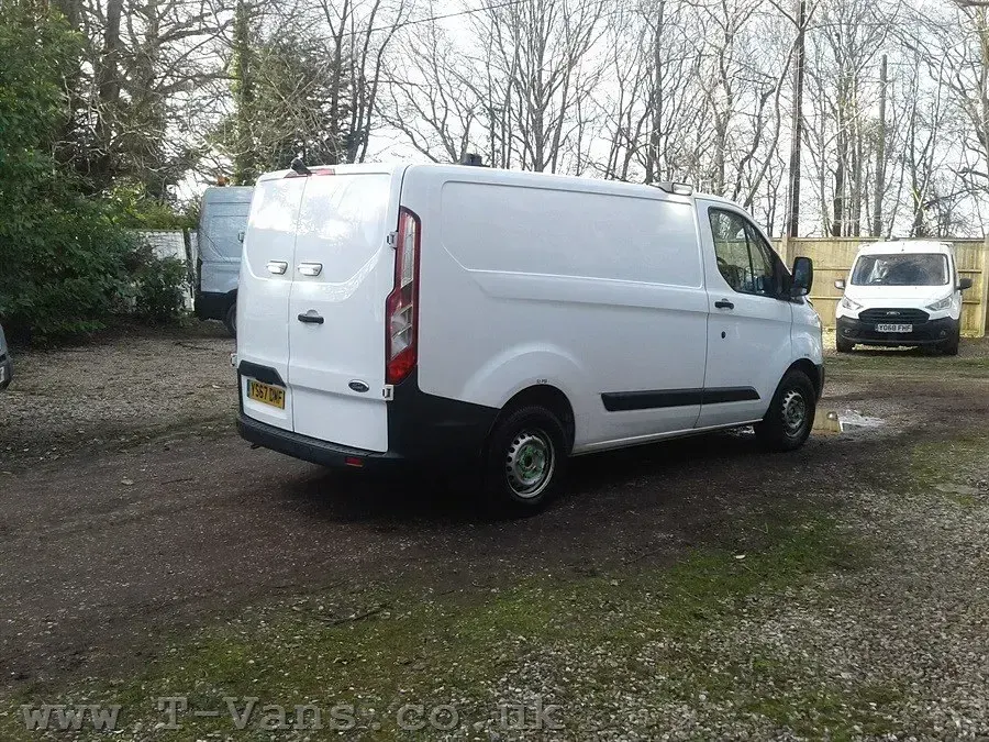 Używany Ford Transit Custom 105 KM (77 kW) 2017 Biały Van