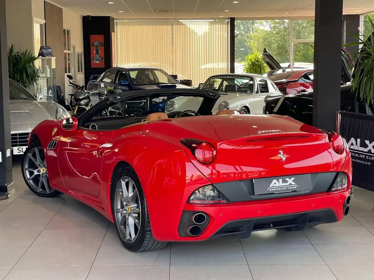 Used Ferrari California 490 HP (360 kW) 2012 Red Cabriolet