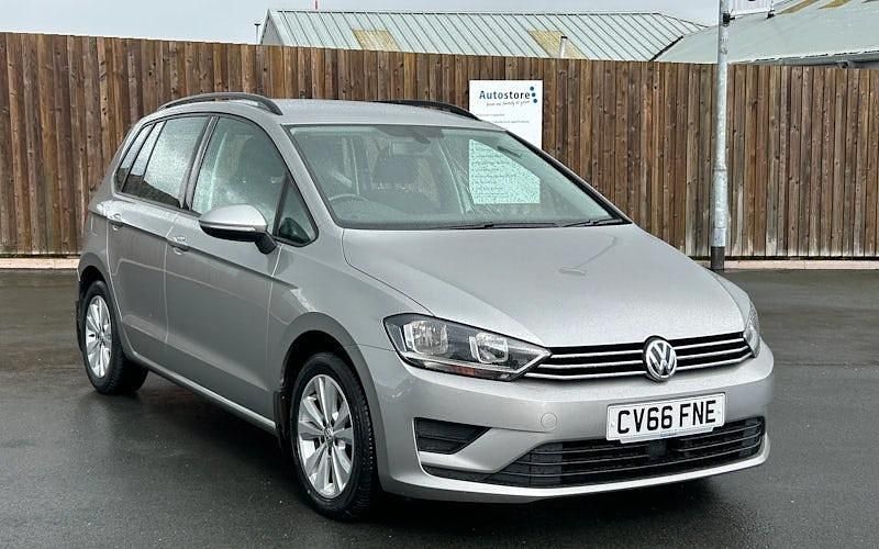 Used 2017 VW Golf VII SE Hatchback | £10,500 (Good price) - Image 1/4