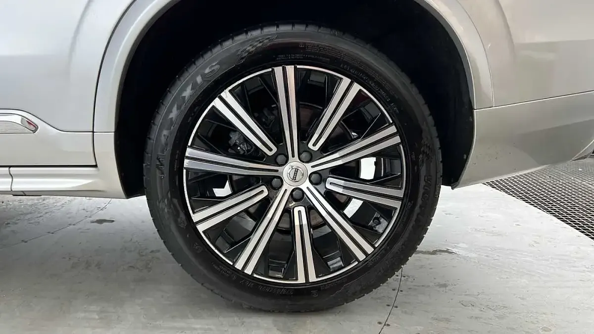 Used Volvo XC90 Inscription 235 HP (172 kW) 2021 Silver SUV