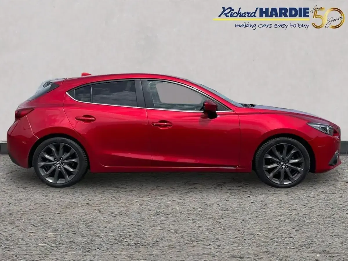 Used Mazda 3 Inclusive 118 HP (86 kW) 2016 Red Hatchback