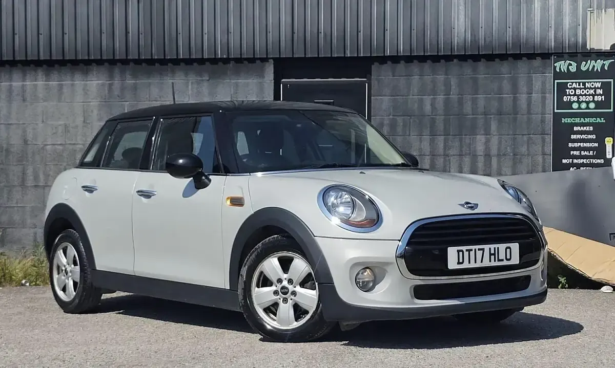 Used Mini Cooper D Hatch 116 HP (85 kW) 2017 Silver Hatchback