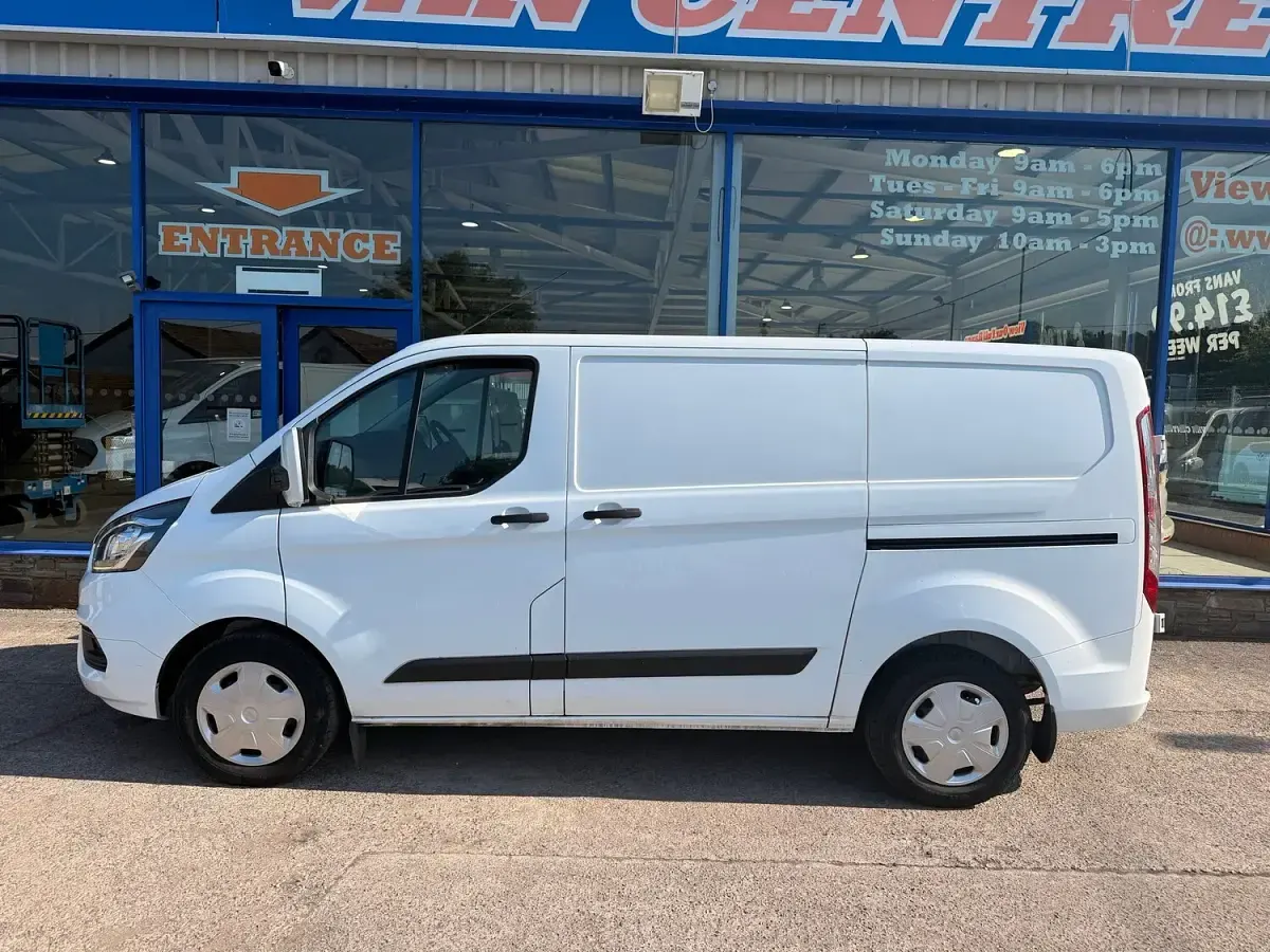 Used Ford Transit Custom Trend 105 HP (77 kW) 2023 White Van