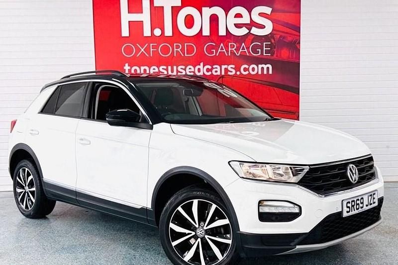 White Used 2019 VW T-Roc Design SUV | £15,495 (Fair price) - Image 1/1