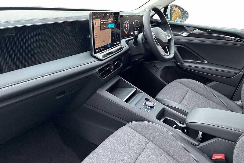 New VW Tiguan Match 150 HP (110 kW) 2025 Pure white SUV