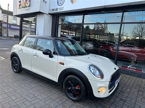 White Used 2017 Mini Cooper Hatch Hatchback | £7,250 (Good price) - Image 1/1
