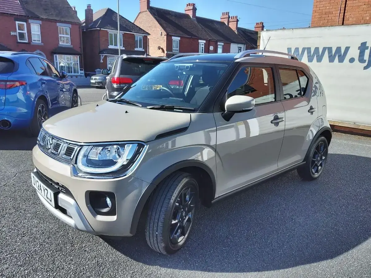 Usado Suzuki Ignis SZ5 82 HP (60 kW) 2024 Castanho SUV