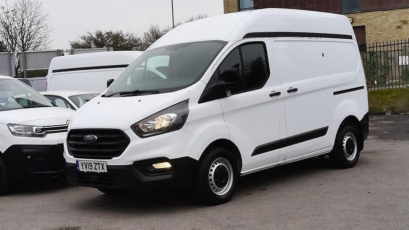 Used Ford Transit Custom 105 HP (77 kW) 2019 White Van