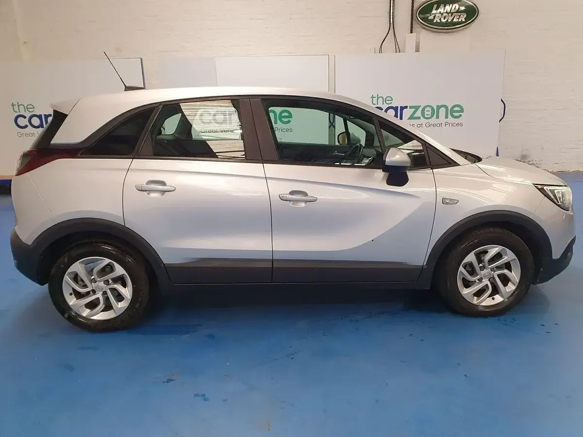 Used Vauxhall Crossland X S 102 HP (75 kW) 2019 Silver SUV