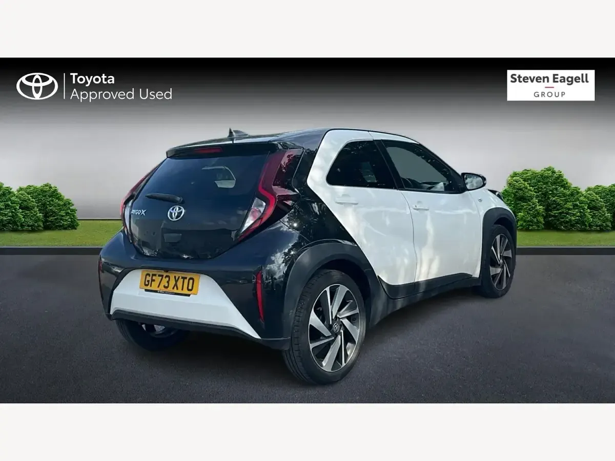 Used Toyota Aygo X 70 HP (51 kW) 2023 White SUV