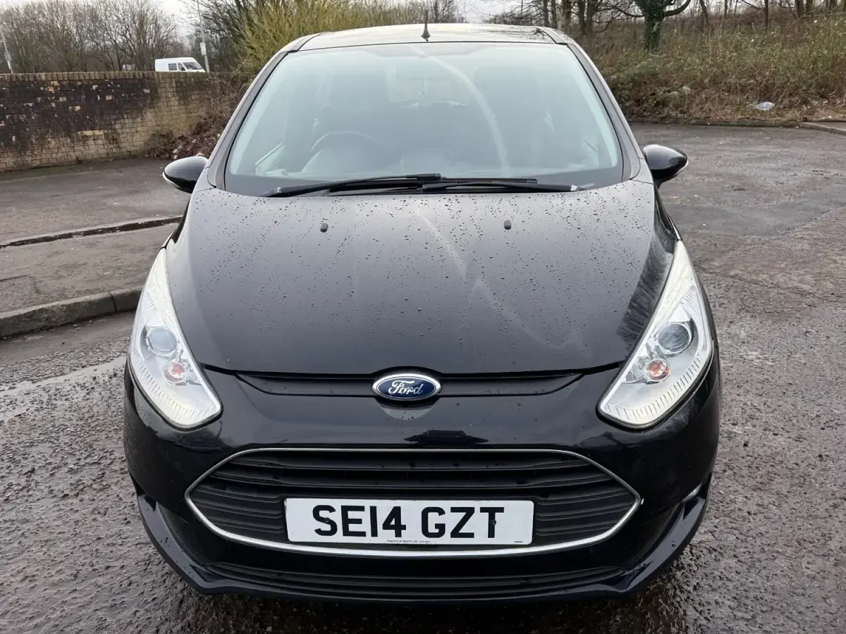 Begagnad Ford B-MAX Zetec 90 HK (66 kW) 2014 Svart Minibuss