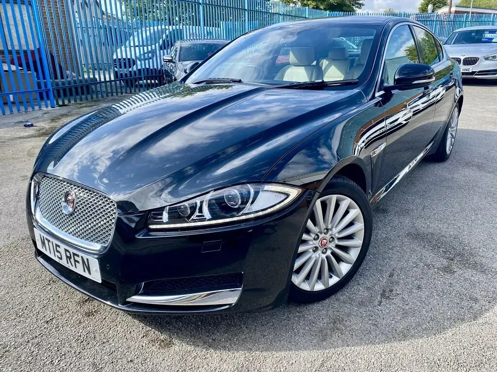Used Jaguar XF Luxury 200 HP (147 kW) 2015 Black Sedan