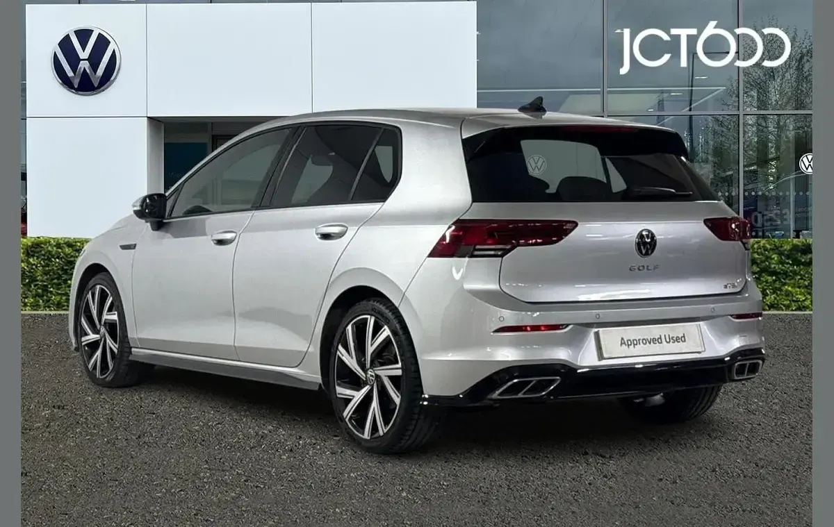 Used VW Golf VIII R-line 147 HP (108 kW) 2023 Silver Hatchback
