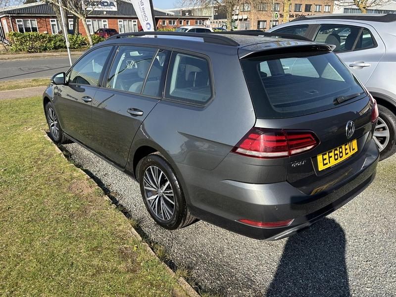 Used VW Golf VII SE 115 HP (84 kW) 2018 Grey Estate