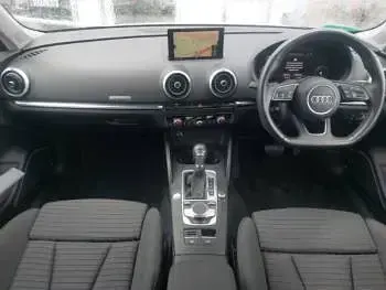 Used Audi A3 e-tron Advanced 150 HP (110 kW) 2018 Silver Hatchback