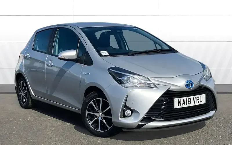 Second-hand Toyota Yaris Hybrid 101 CP (74 kW) 2018 Hatchback