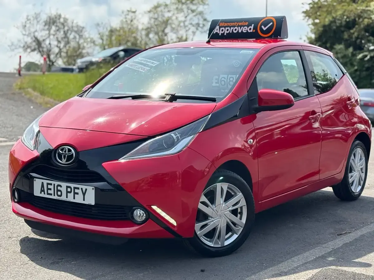 Used Toyota Aygo x-press 2016 Red Hatchback