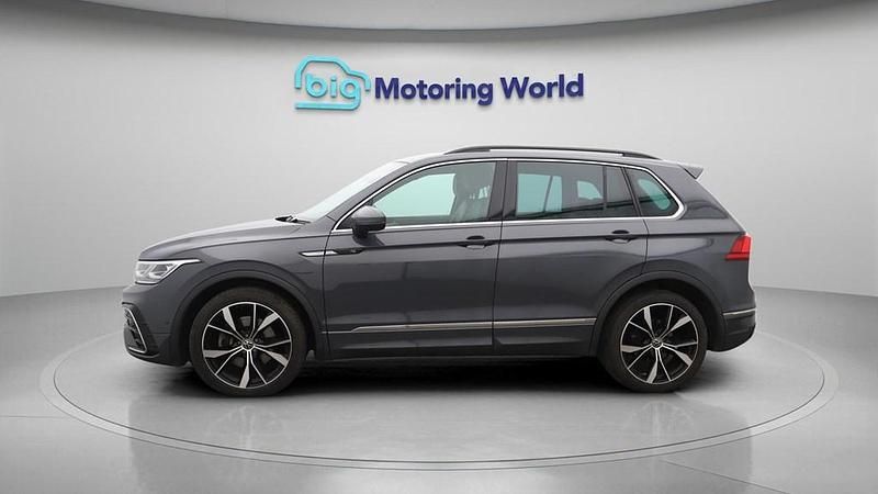 Used VW Tiguan R-line 200 HP (147 kW) 2022 Grey SUV