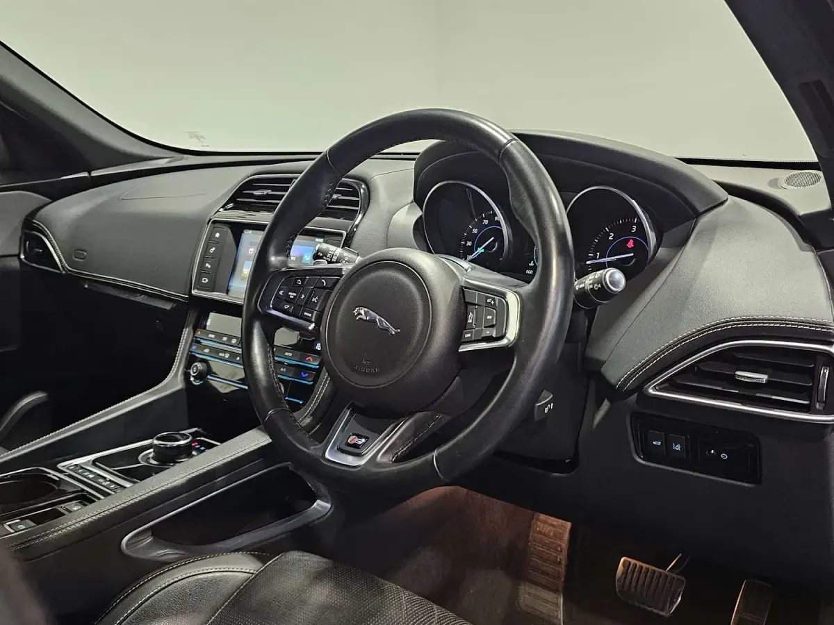 Used Jaguar F-Pace S 300 HP (220 kW) 2016 Black SUV