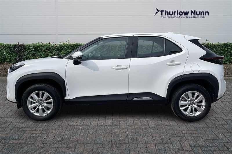 Used Toyota Yaris Cross 116 HP (85 kW) 2024 White SUV