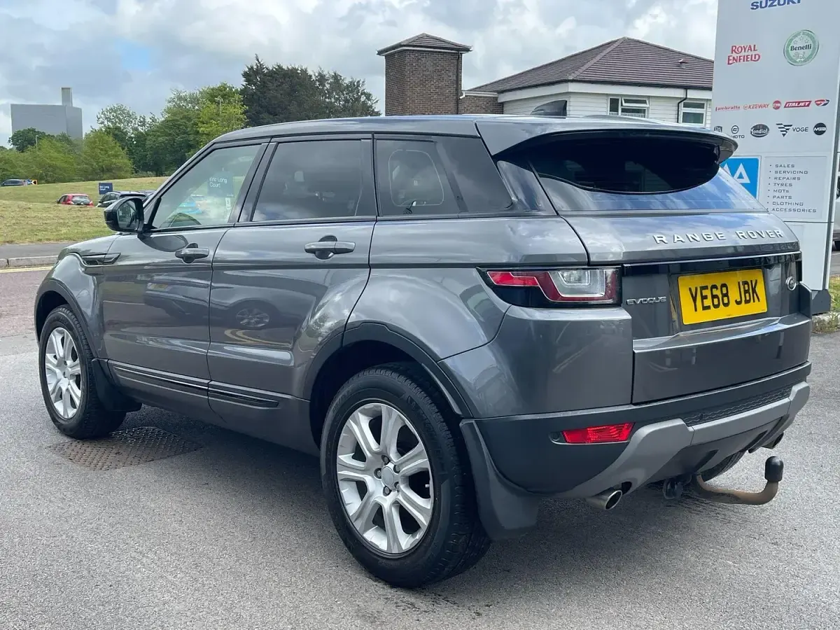 Used Land Rover Range Rover evoque SE 2018 Grey Estate