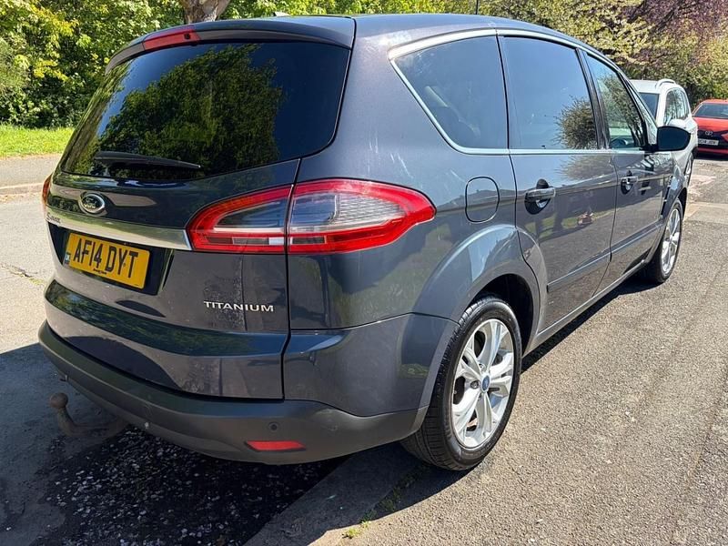 Usado Ford S-MAX Titanium 163 HP (119 kW) 2014 Cinzento Monovolume