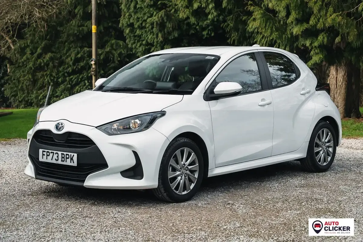 Used Toyota Yaris 116 HP (85 kW) 2023 White Hatchback