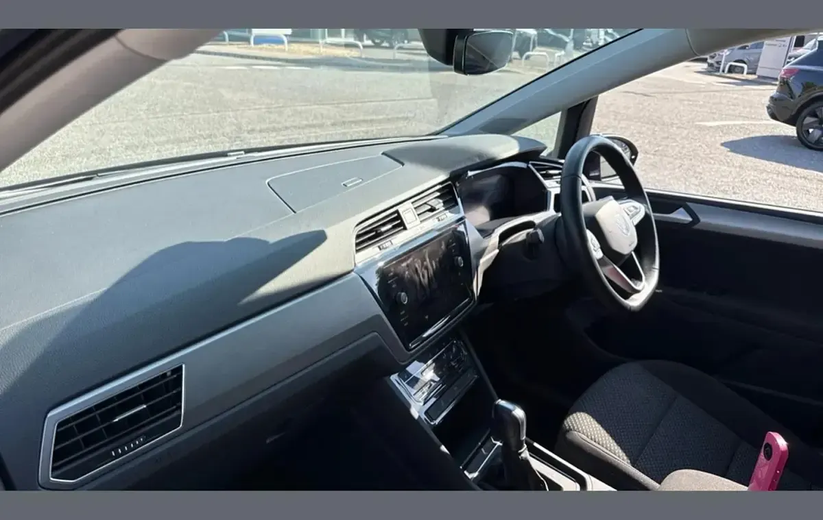 Used VW Touran Match 150 HP (110 kW) 2025 Blue MPV