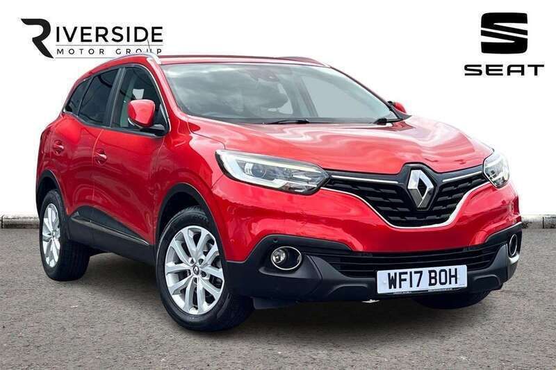 Red Used 2017 Renault Kadjar Dynamique SUV | £8,990 (Fair price) - Image 1/4