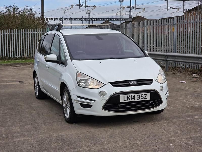 Used Ford S-MAX Titanium 2014 White MPV